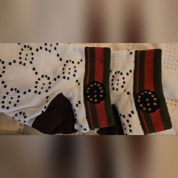 🌟NWOT Designer Patterned Womens And  Men's Socks-White Brown- TWO PAIRS🌟 - Picture 3 of 3